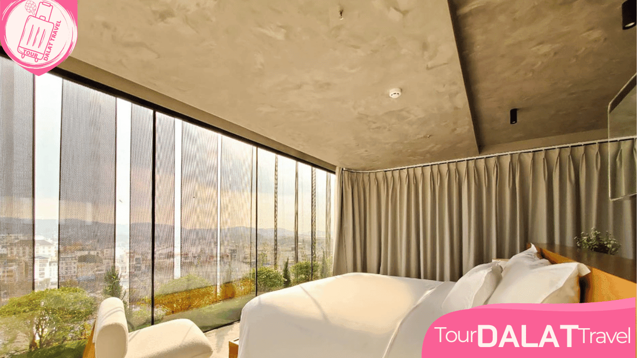 Colline Hotel Room